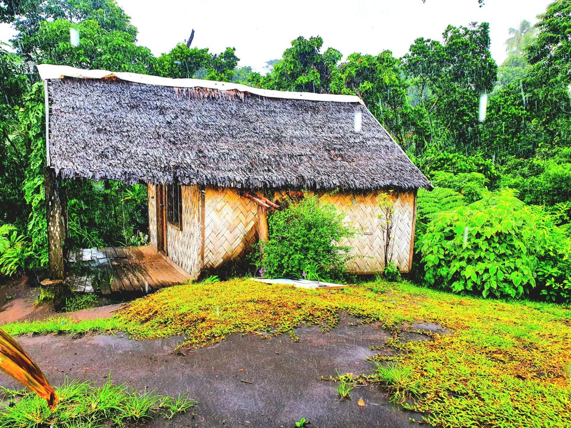 Island Paradise Bungalows Lenkuru Bagian luar foto