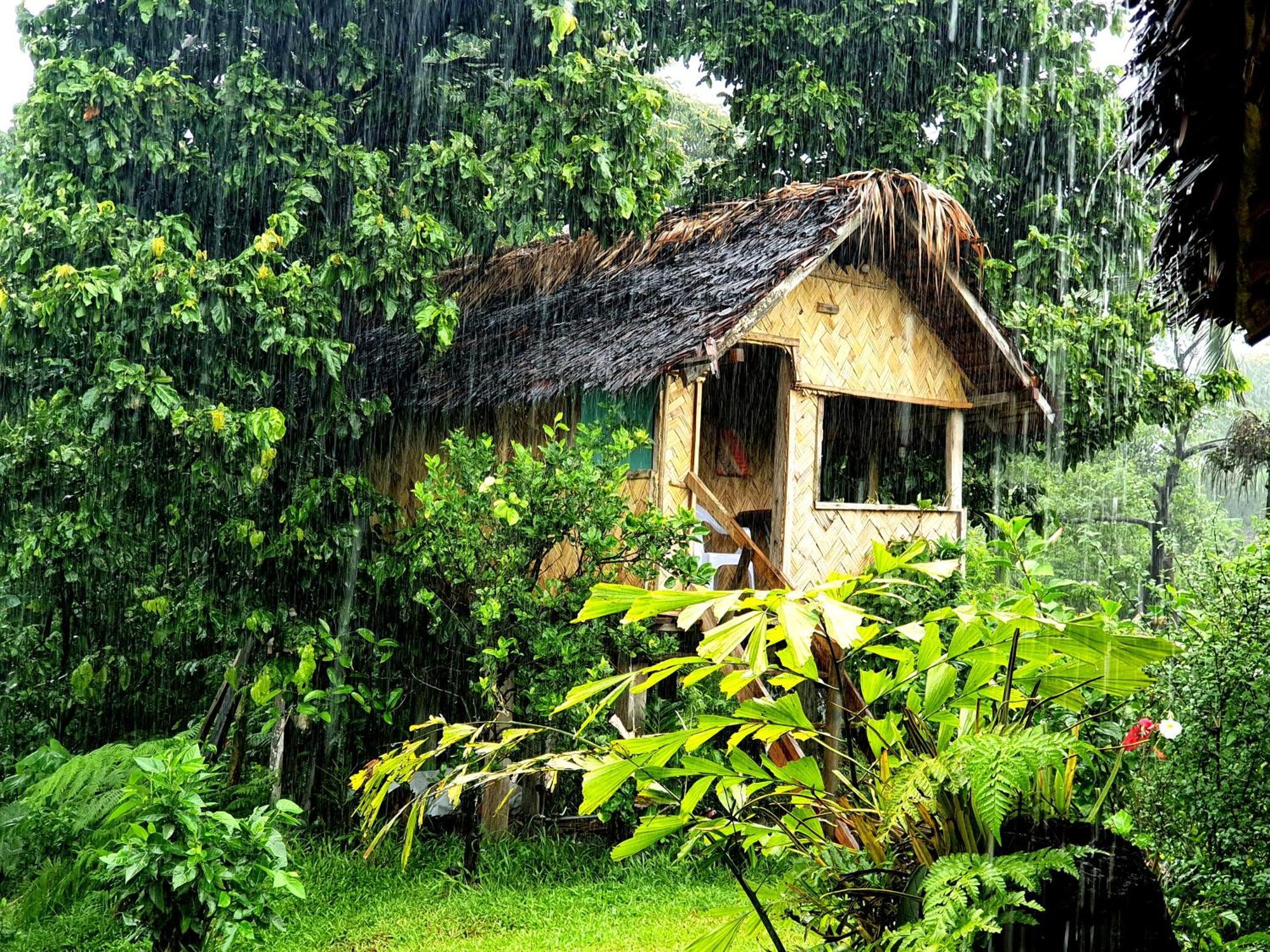 Island Paradise Bungalows Lenkuru Bagian luar foto